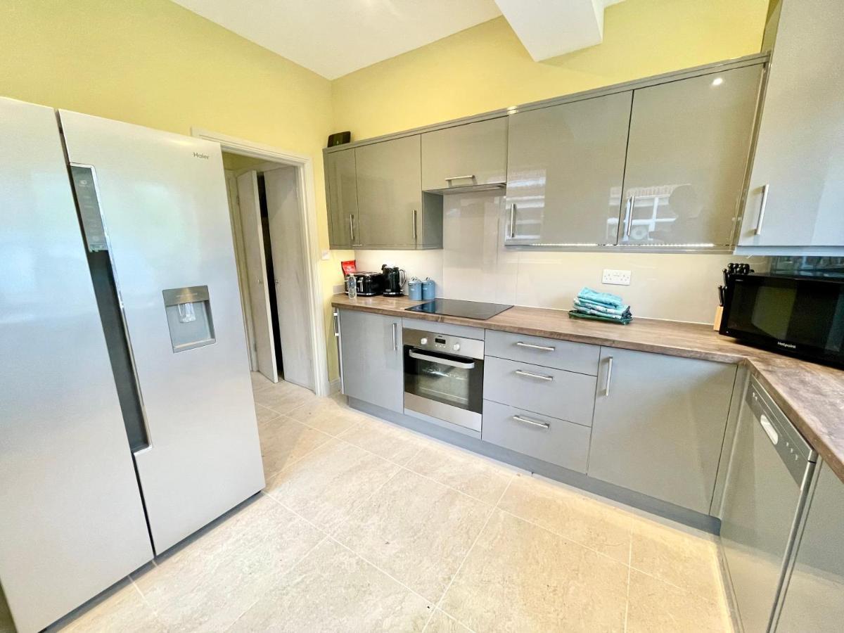 Central Townhouse With Free Off Road Parking And Garden ยอร์ค ภายนอก รูปภาพ